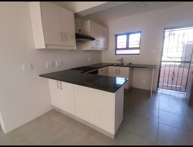 3 BEDROOM FLAT TO LET IN FYNNLAND
